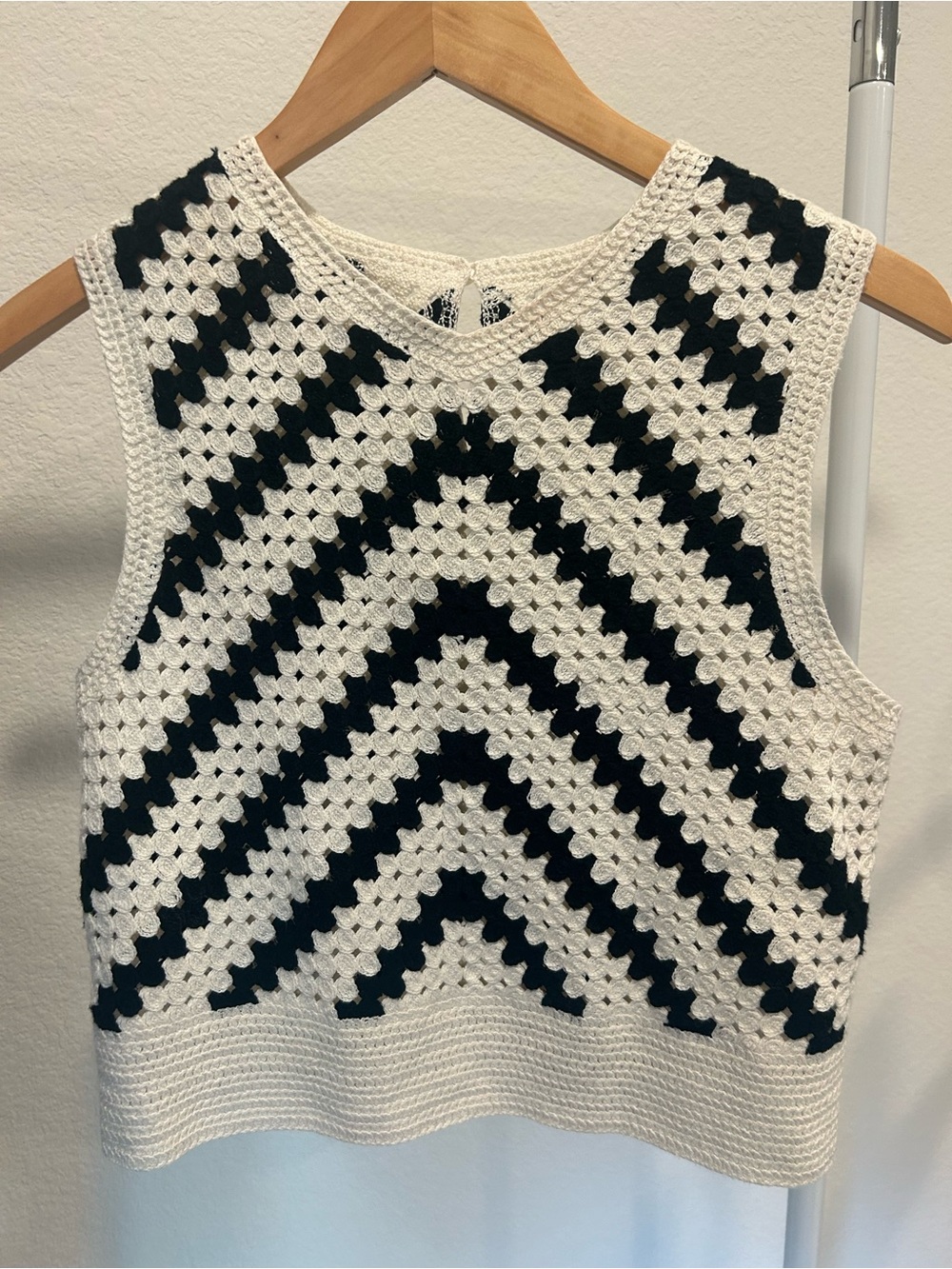 Banana Republic Crochet Cropped Sweater
